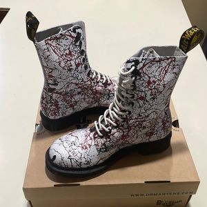 DR. MARTENS 1490 IN WHITE+BLACK+CHERRY RED PAINT SPLATTER SOFTY T DOCS Size8